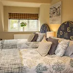 Holiday home Staxton Coach House Dog Friendly With Garden *