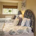 بيت للعطل Staxton Coach House Dog Friendly With Garden سكرابورو