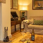 Staxton Coach House Dog Friendly With Garden Holiday home *