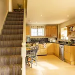 Staxton Coach House Dog Friendly With Garden Holiday home *