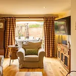 بيت للعطل Staxton Coach House Dog Friendly With Garden سكرابورو