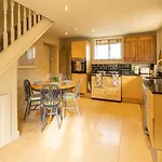بيت للعطل Staxton Coach House Dog Friendly With Garden سكرابورو