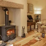 Staxton Coach House Dog Friendly With Garden 펜션 *