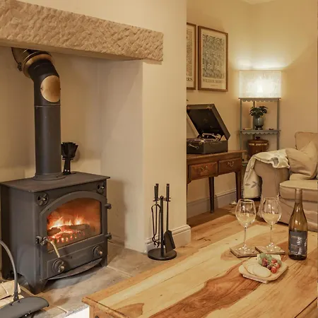 Staxton Coach House Dog Friendly With Garden Holiday home *